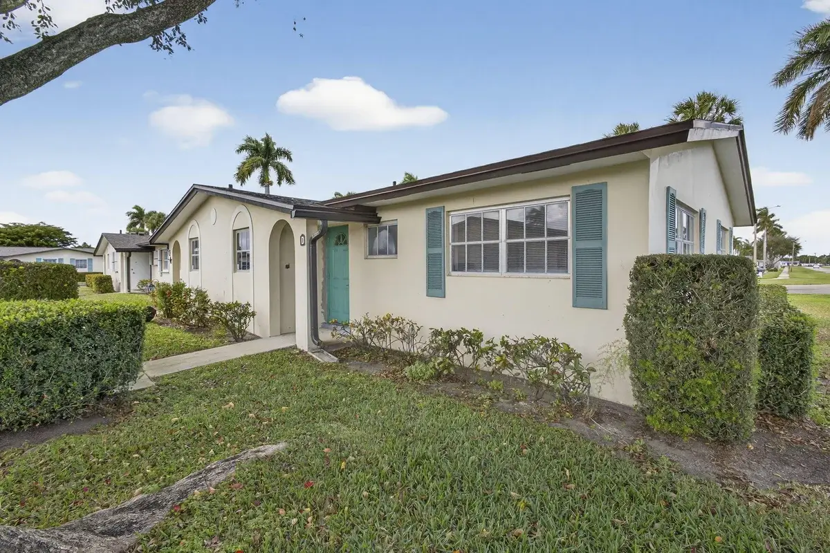 2960 Ashley Dr E #D, West Palm Beach: photo 1 of 47