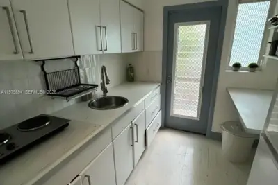761 Euclid Ave #12B, Miami Beach: photo 1 of 9