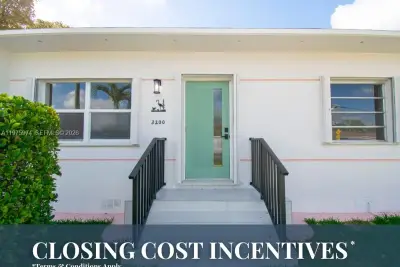 3200 SW 2nd St, Miami: photo 1 of 10
