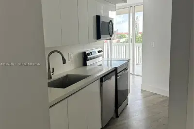6921 Environ Blvd #7P, Lauderhill: photo 1 of 30