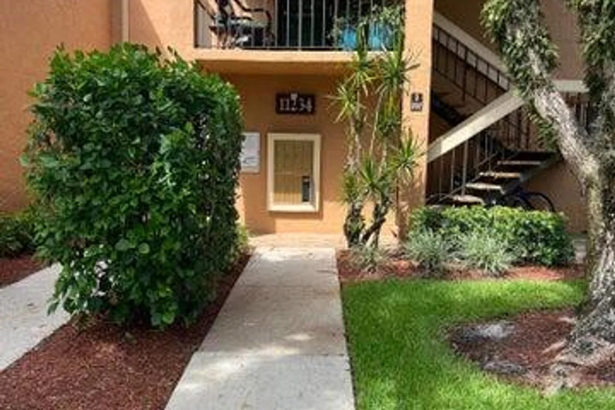 11234 Green Lake Dr #102, Boynton Beach: photo 1 of 15