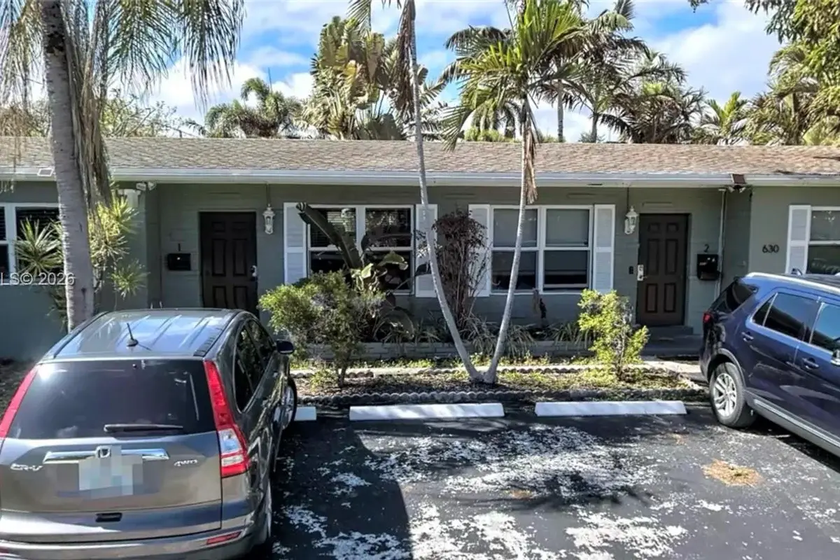 630 NE 15th Ct, Fort Lauderdale: photo 1 of 32