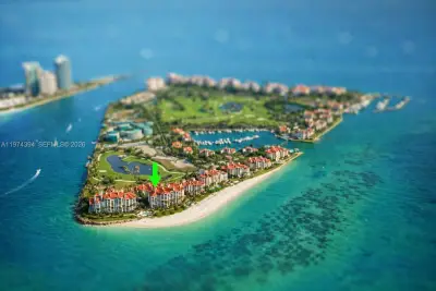 5266 Fisher Island Dr, Miami Beach: photo 1 of 55