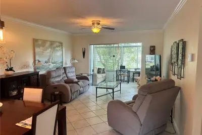 5121 W Oakland Park Blvd #204, Lauderdale Lakes: photo 1 of 20