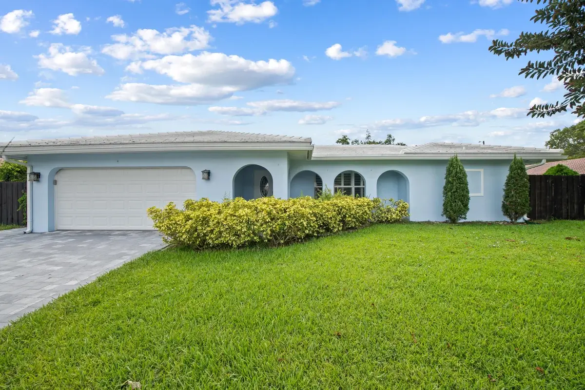 3244 NW 25th Way, Boca Raton: photo 1 of 31