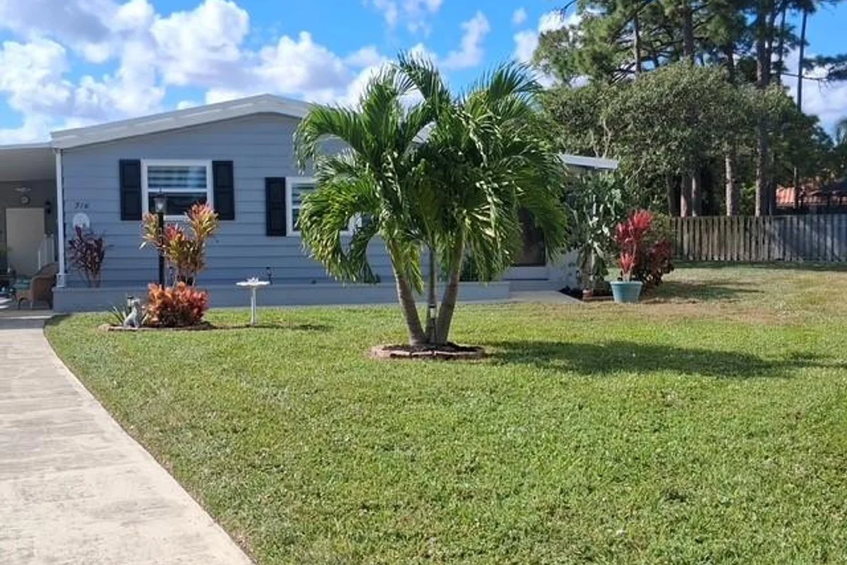 716 Sunny South Ave, Boynton Beach: photo 1 of 24