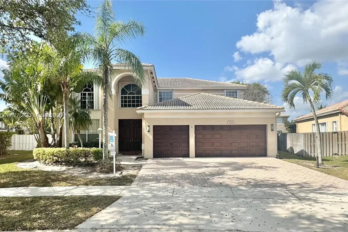 1104 NW 139th Ave, Pembroke Pines: photo 1 of 43