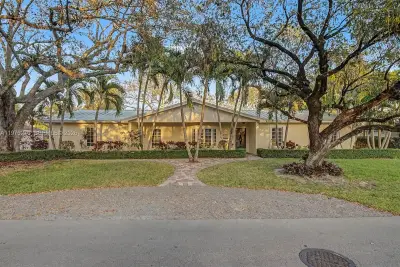 15401 SW 81 Ave, Palmetto Bay: photo 1 of 36