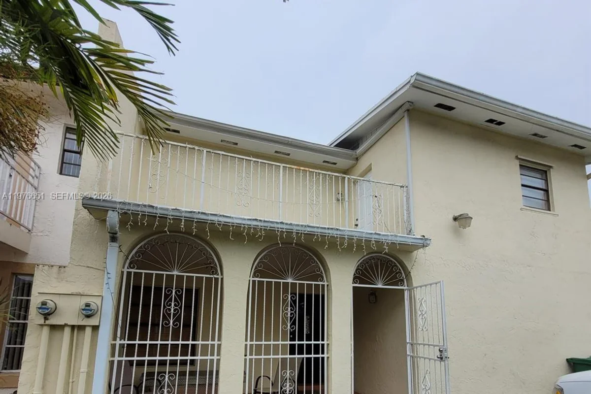 10932 SW 25th St, Miami: photo 1 of 20