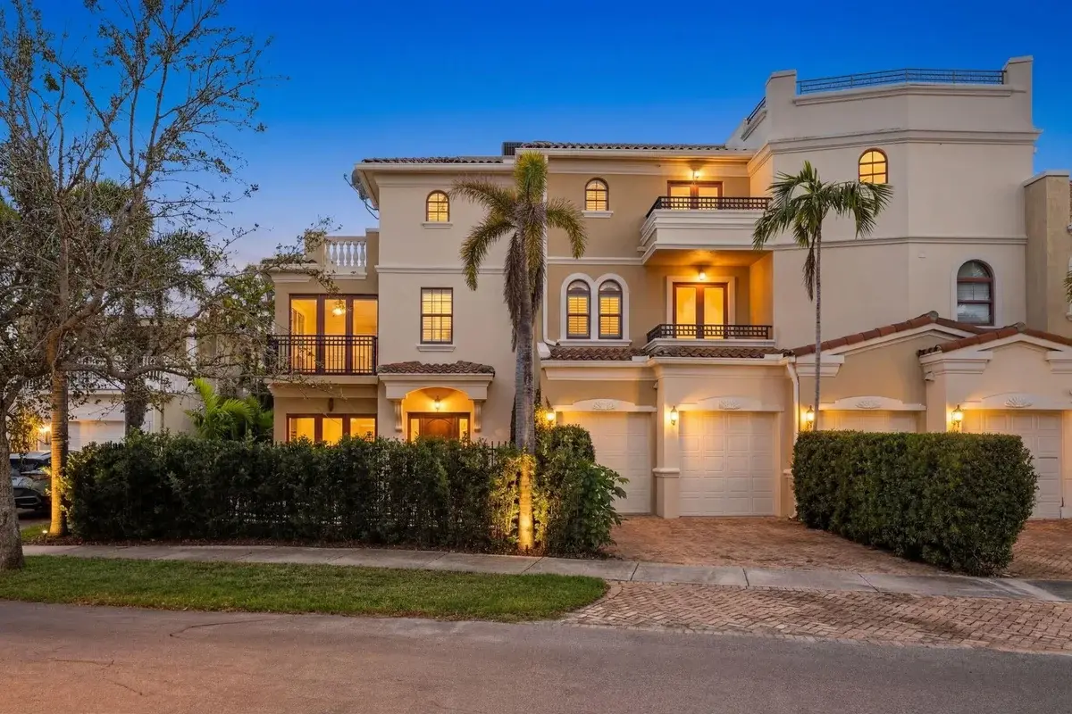 645 NE 17th Way, Fort Lauderdale: photo 1 of 49