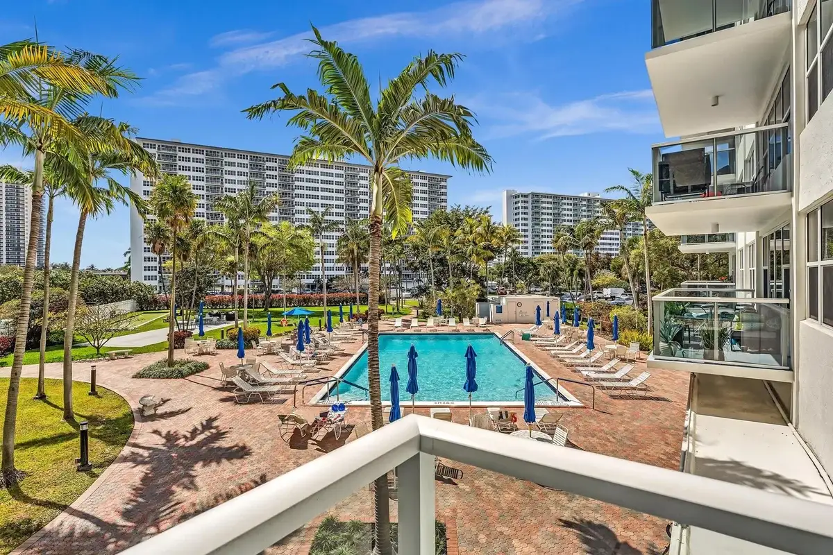 3300 NE 36th St #220, Fort Lauderdale: photo 1 of 42