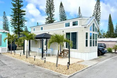 875 NE 48 Th St #Lot 393, Pompano Beach: photo 1 of 32