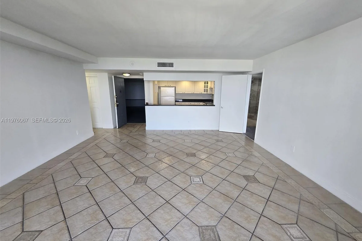 13499 Biscayne Blvd #1505, North Miami: photo 1 of 30