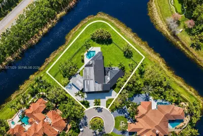 3560 Paddock Rd, Weston: photo 1 of 51