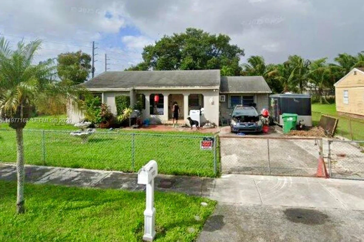 9528 Little River Blvd, Miami: photo 1 of 1