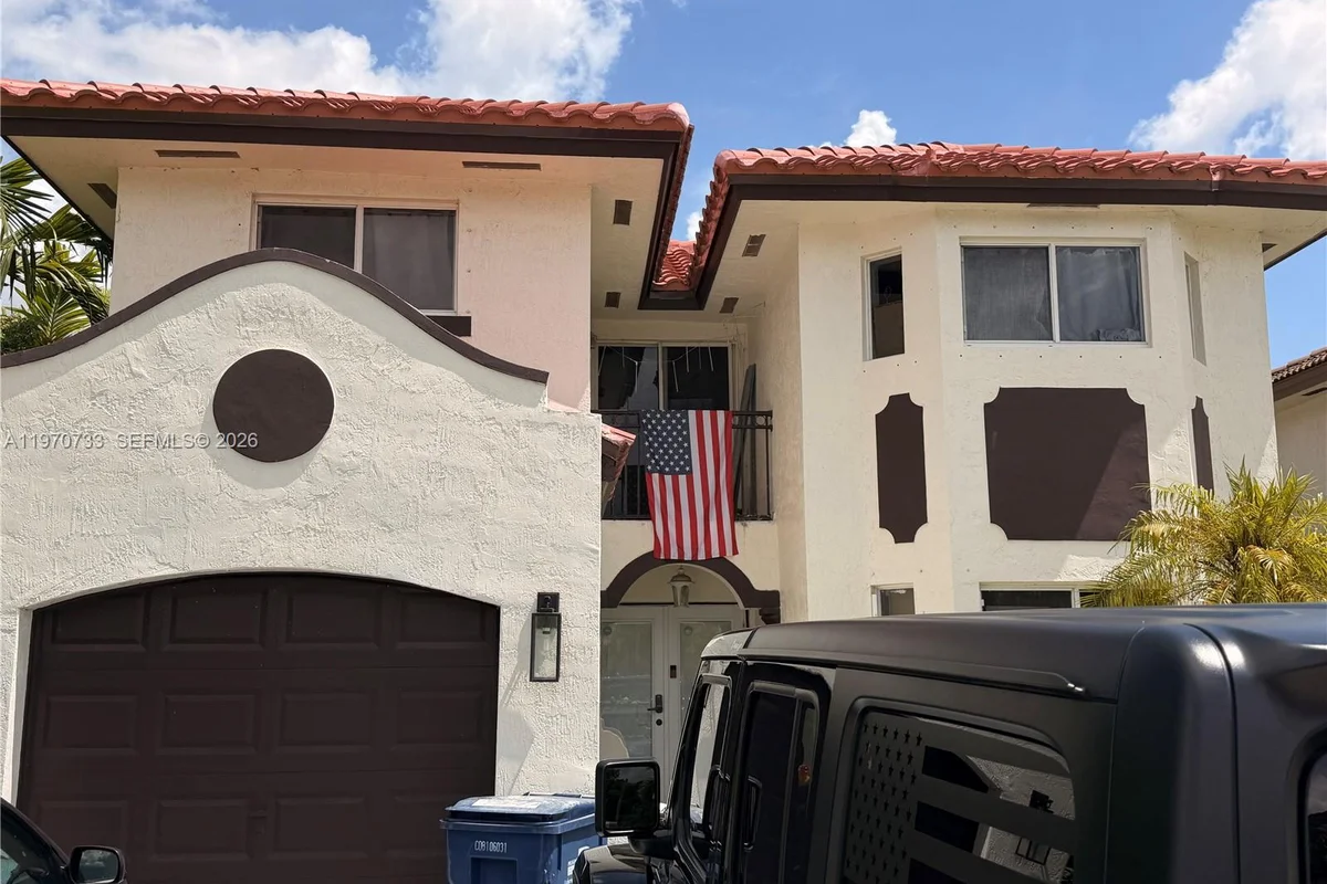 14127 SW 166th St, Miami: photo 1 of 3