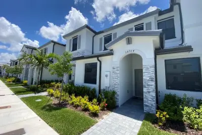 28704 SW 133rd Ct, Homestead: photo 1 of 25