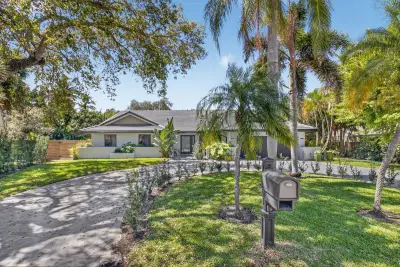 2200 SW 36th Ter, Delray Beach: photo 1 of 47