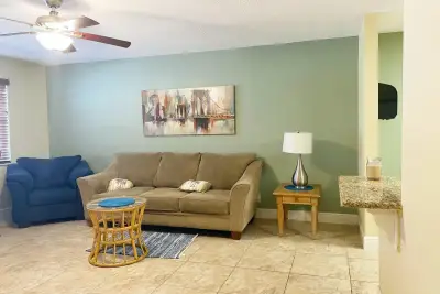 801 Hummingbird Way #205, North Palm Beach: photo 1 of 27