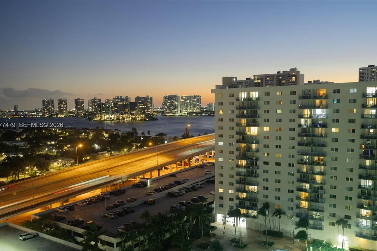19370 Collins Ave #1614, Sunny Isles Beach: photo 1 of 17