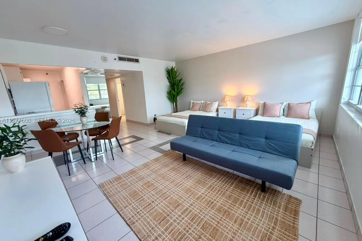 100 Lincoln Rd #304, Miami Beach: photo 1 of 28