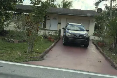 4803 Highland Dr, Tamarac: photo 1 of 13