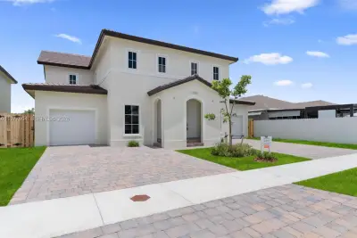 13347 SW 274 St, Homestead: photo 1 of 32