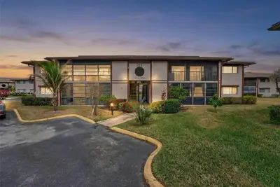 9748 S Belfort Cir #201, Tamarac: photo 1 of 20