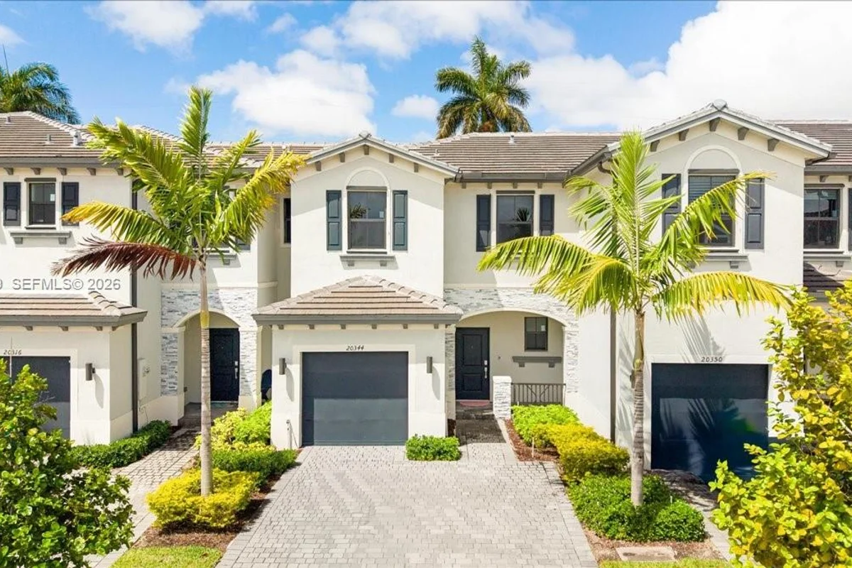 20344 NW 6th Pl, Miami Gardens: photo 1 of 47