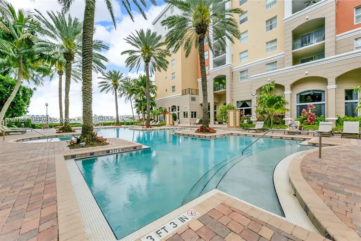 17100 N Bay Rd #1810, Sunny Isles Beach: photo 1 of 36