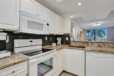 1391 S Ocean Blvd #309, Pompano Beach: photo 1 of 52