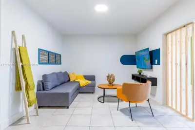 1836 NW 16th Ter, Miami: photo 1 of 31