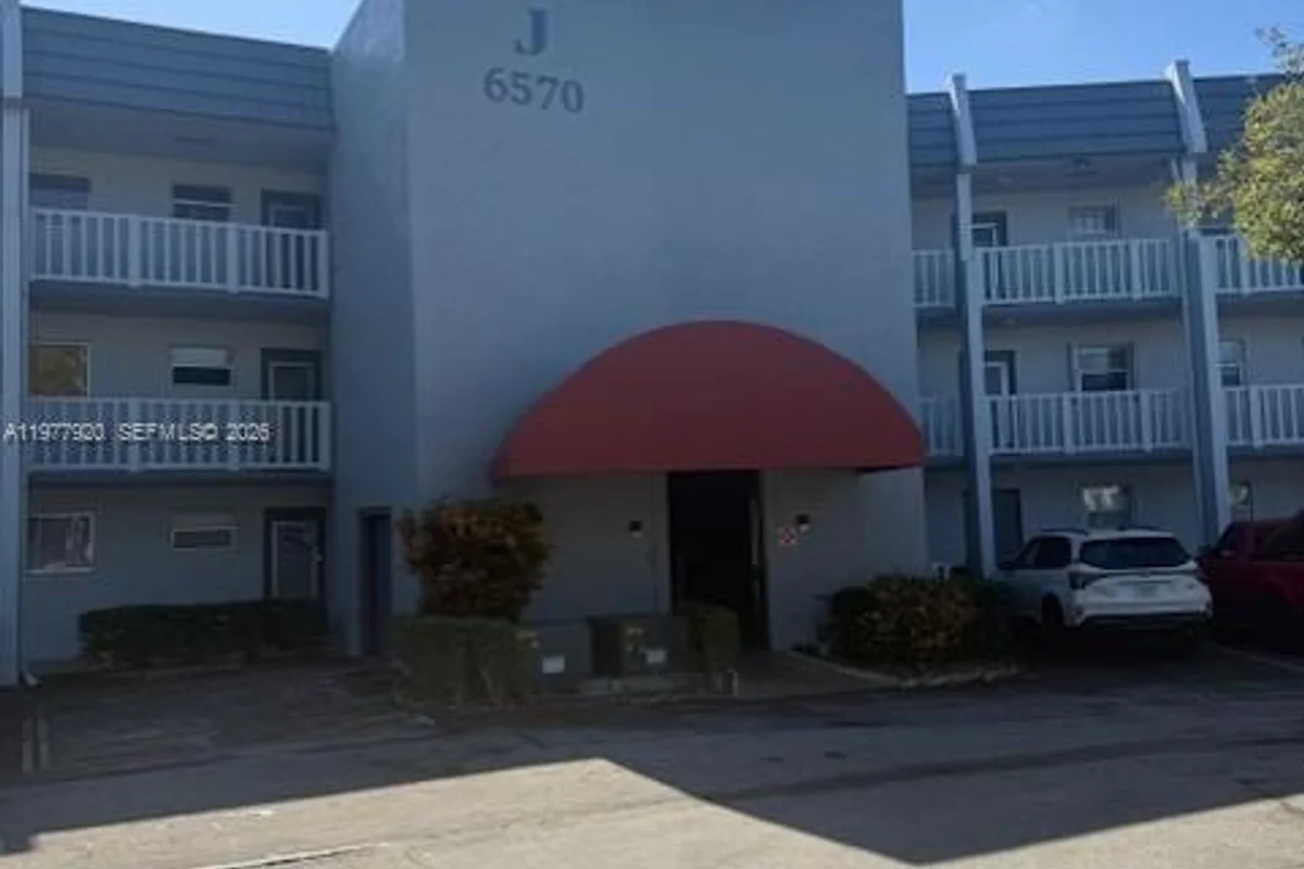 6570 Royal Palm Blvd #215J, Margate: photo 1 of 21