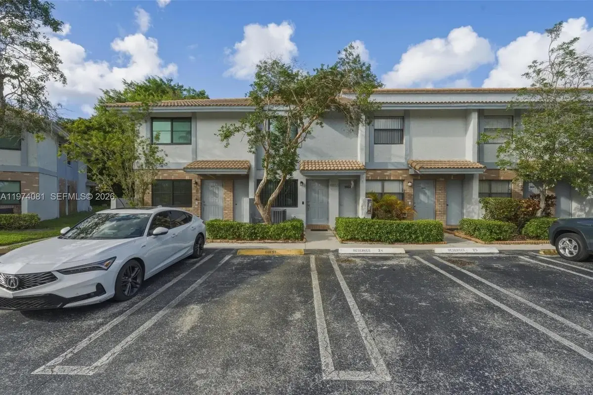 9853 Riverside Dr #8-24, Coral Springs: photo 1 of 32