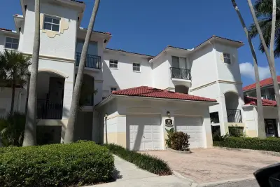 3225 NE 184th St #10303, Aventura: photo 1 of 33