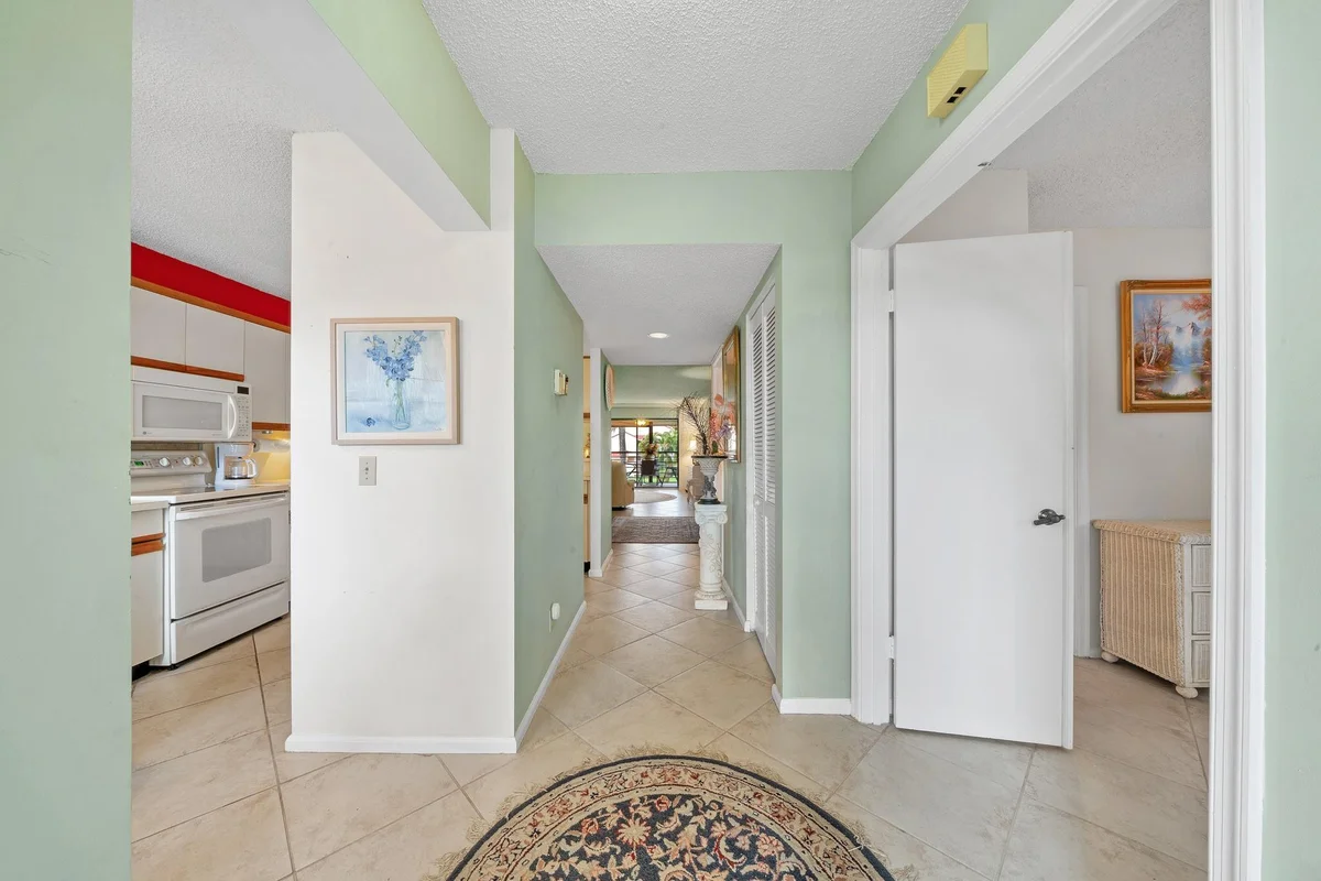 5306 Cedar Lake Dr #203, Boynton Beach: photo 1 of 57