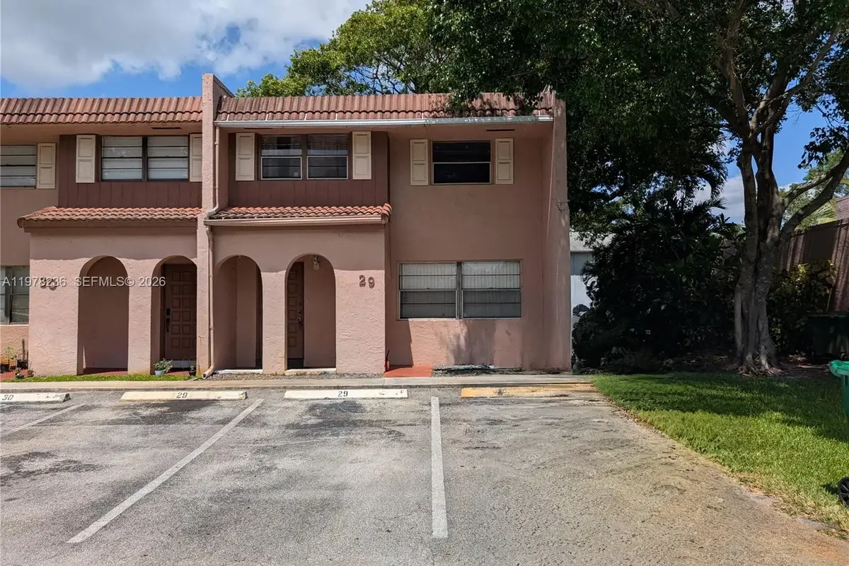 29 Seville Cir #4-49, Davie: photo 1 of 18