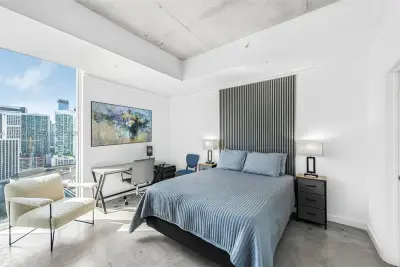 151 SE 1st St #2409, Miami: photo 1 of 14