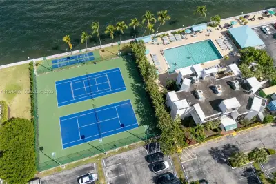 1000 Parkview Dr #115, Hallandale Beach: photo 1 of 28