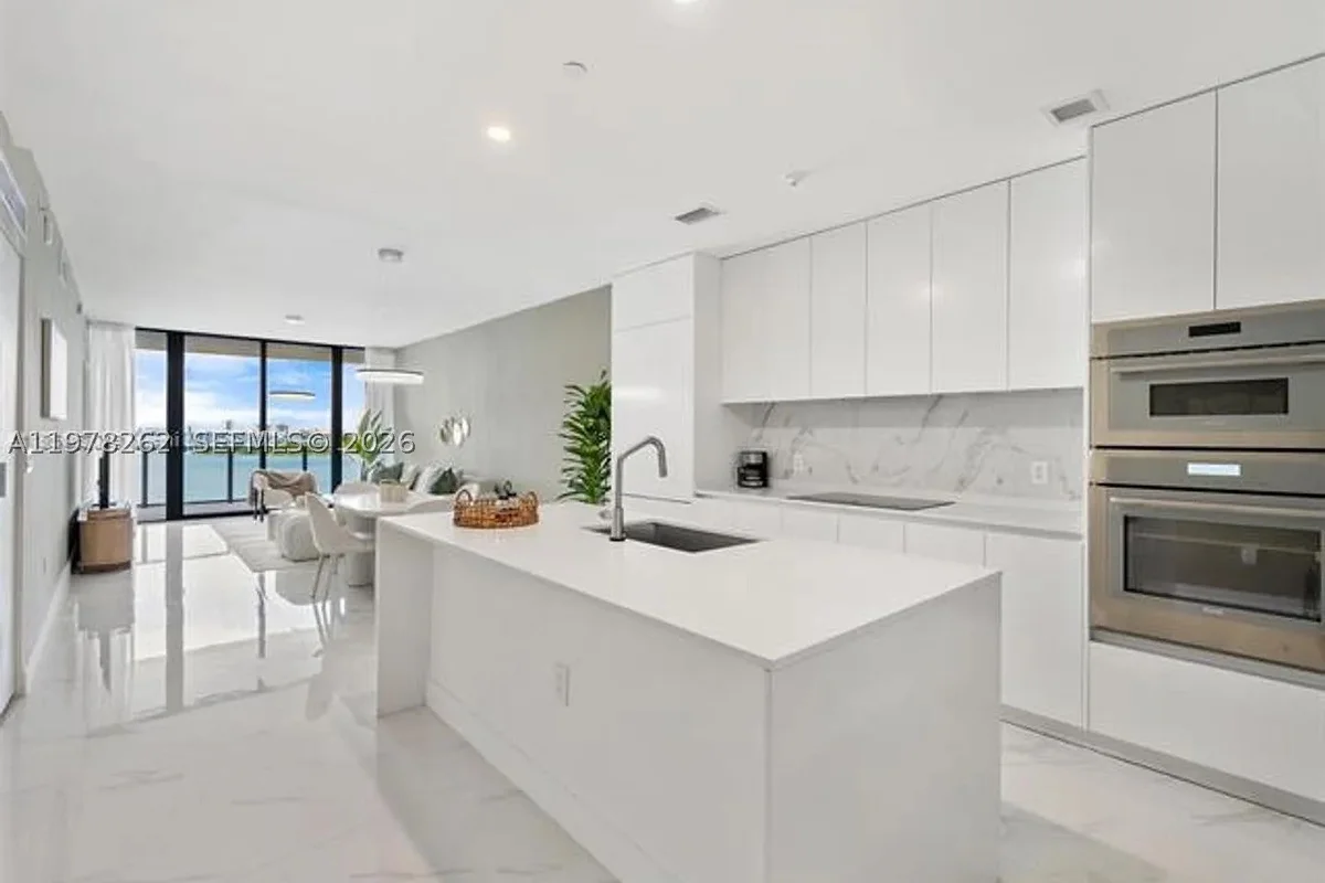 700 24th St #606, Miami: photo 1 of 22