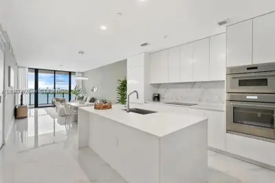 700 24th St #606, Miami: photo 1 of 22
