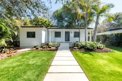 905 Tangier St, Coral Gables: photo 1 of 13