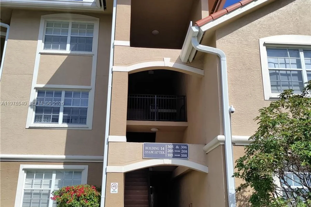 215 SW 117th Ter #14205, Pembroke Pines: photo 1 of 11