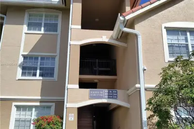 215 SW 117th Ter #14205, Pembroke Pines: photo 1 of 11