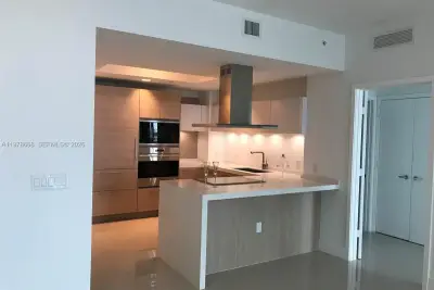 17111 Biscayne Blvd #408, North Miami Beach: photo 1 of 26