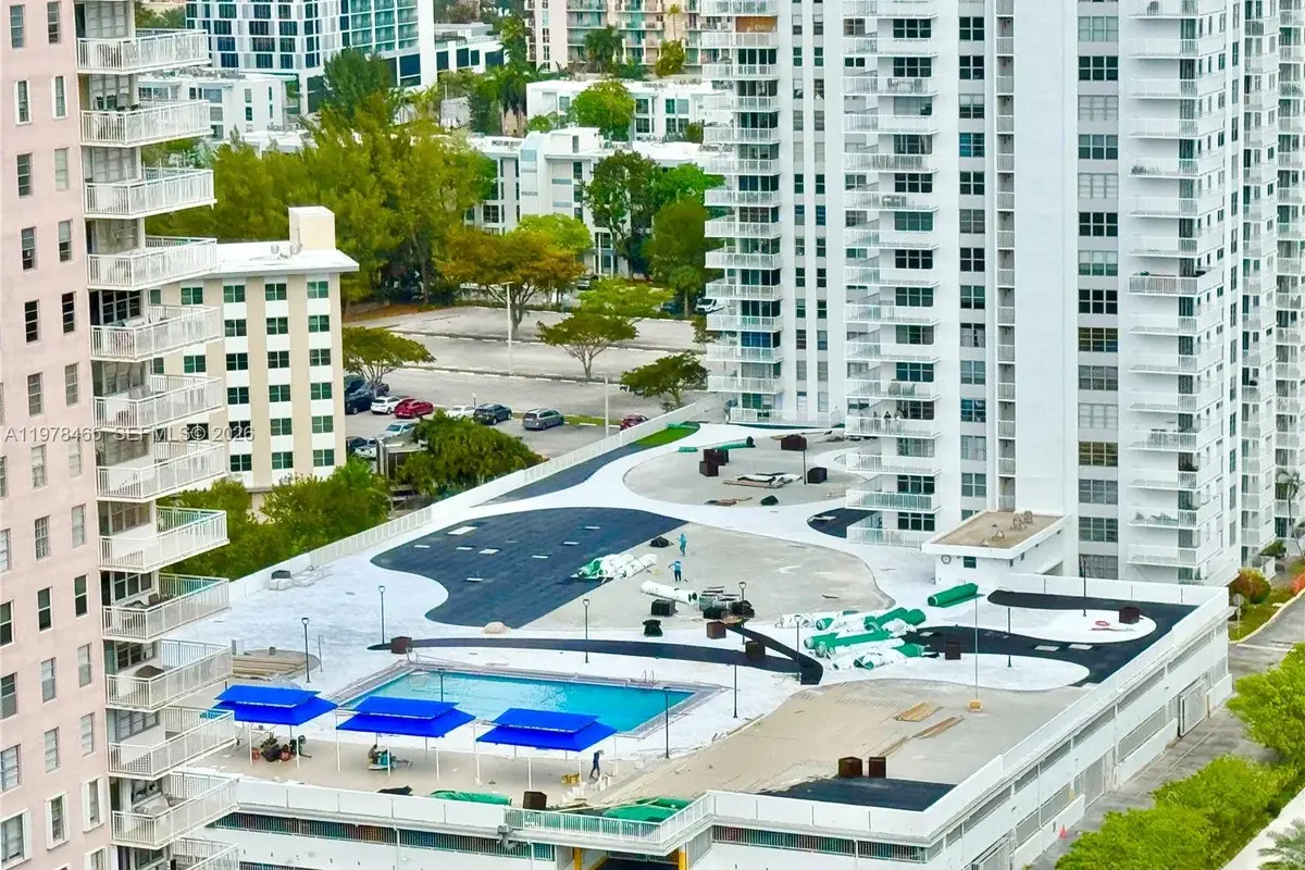 231 174th St #1501, Sunny Isles Beach: photo 1 of 32