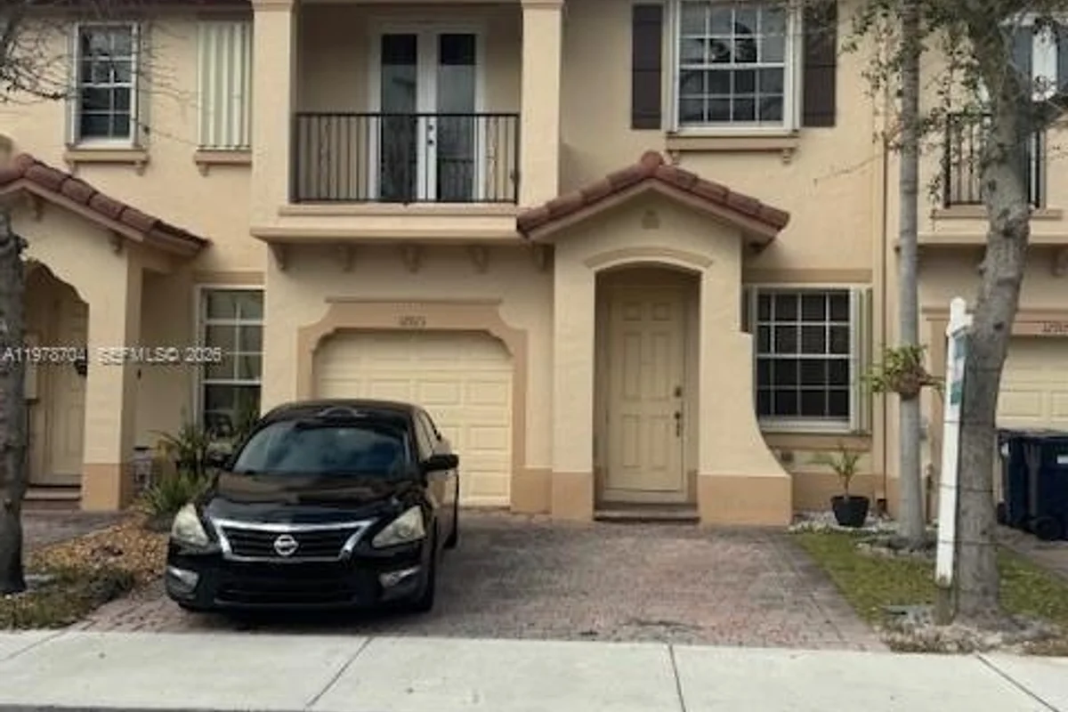 12923 SW 135th Ter, Miami: photo 1 of 71