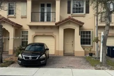 12923 SW 135th Ter, Miami: photo 1 of 71