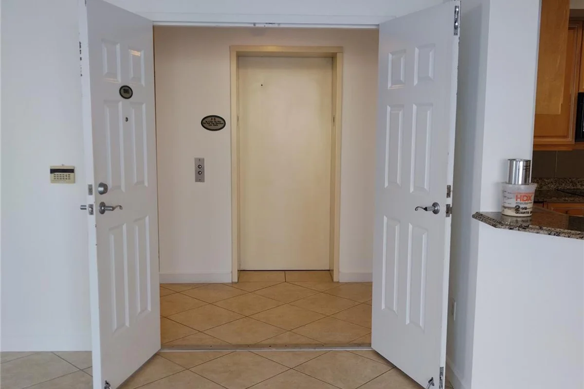 100 S Birch Rd #1005d, Fort Lauderdale: photo 1 of 37