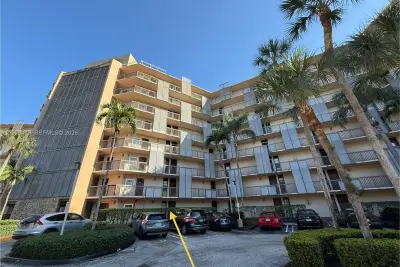 3301 N Country Club Dr #106, Aventura: photo 1 of 18